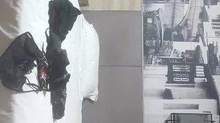 做到一半爸爸打來??粉絲直接中出好過分