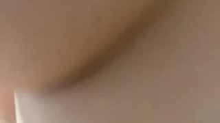 女神级妖艳性感大美女和3男啪啪,一人拍摄指导2人同时干,轮流爆插,女说：我伺候不了你3个了!